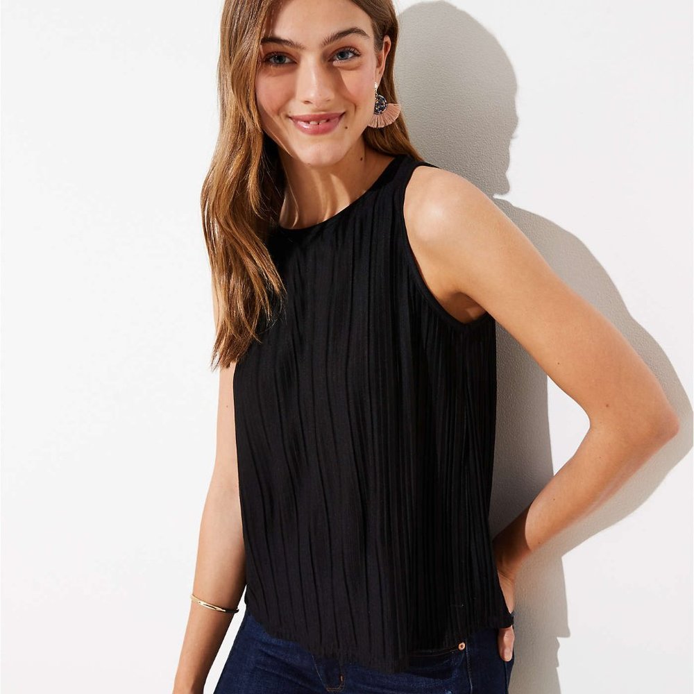 NWT LOFT Black Pleated Shell Sz S sleeveless